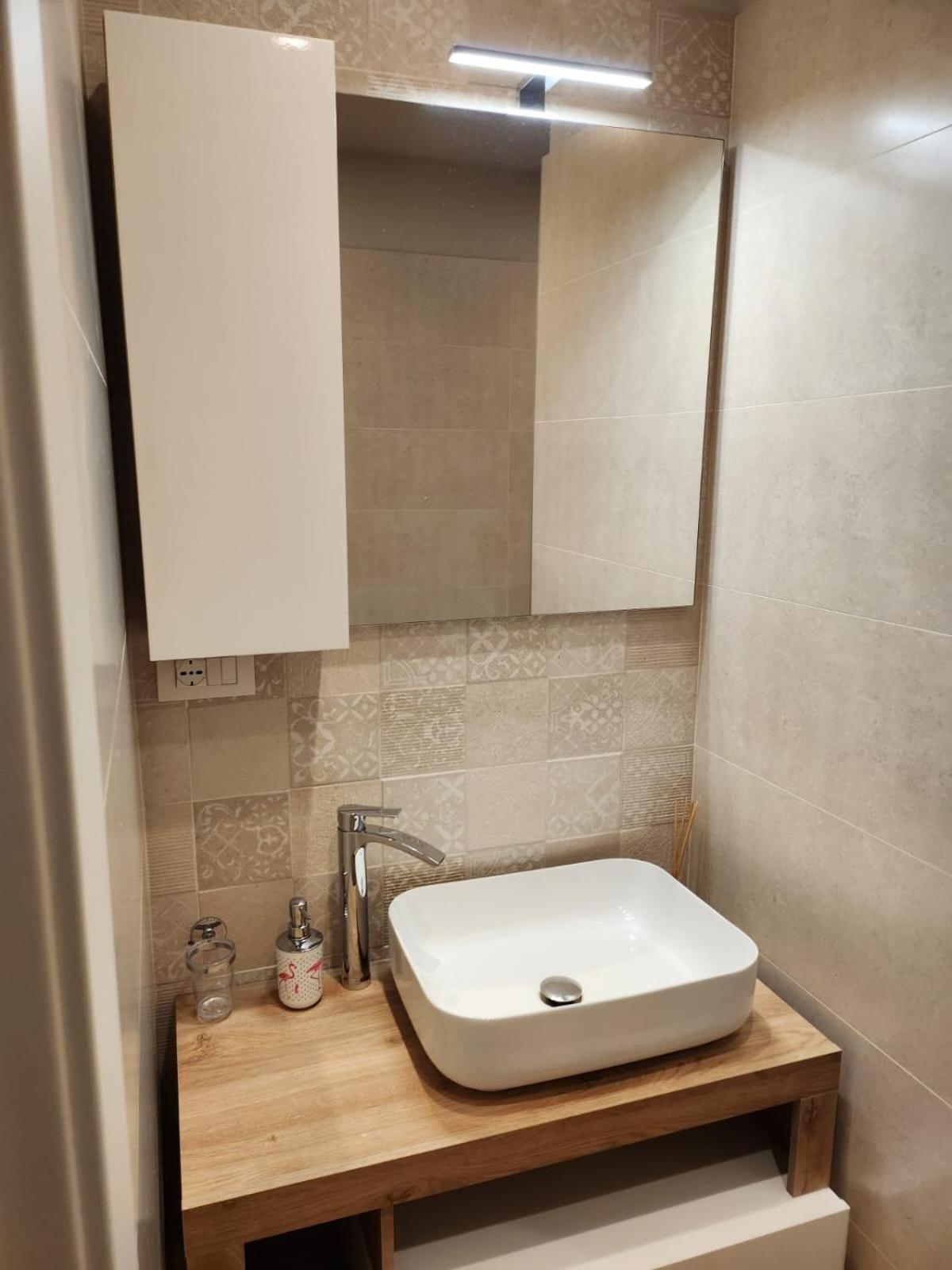Berry Rooms Кальярі Екстер'єр фото